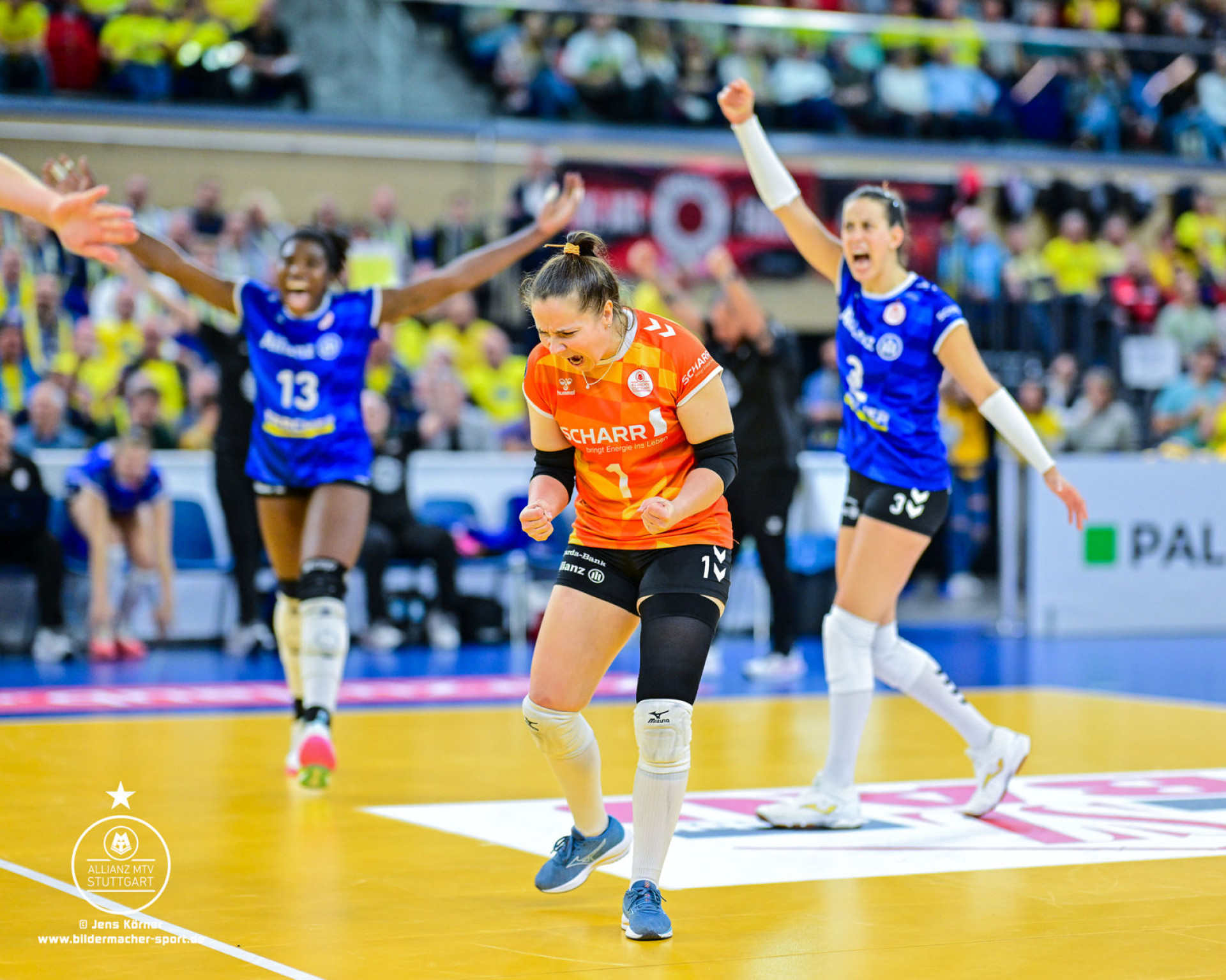 Den Schwung aus dem Supercup auch gegen Vilsbiburg mitnehmen. Das ist das Ziel von Roosa Koskelo und Co. Foto: Bildermacher-Sport Jens Körner